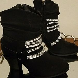 daisy fuentes boots with rhinestones